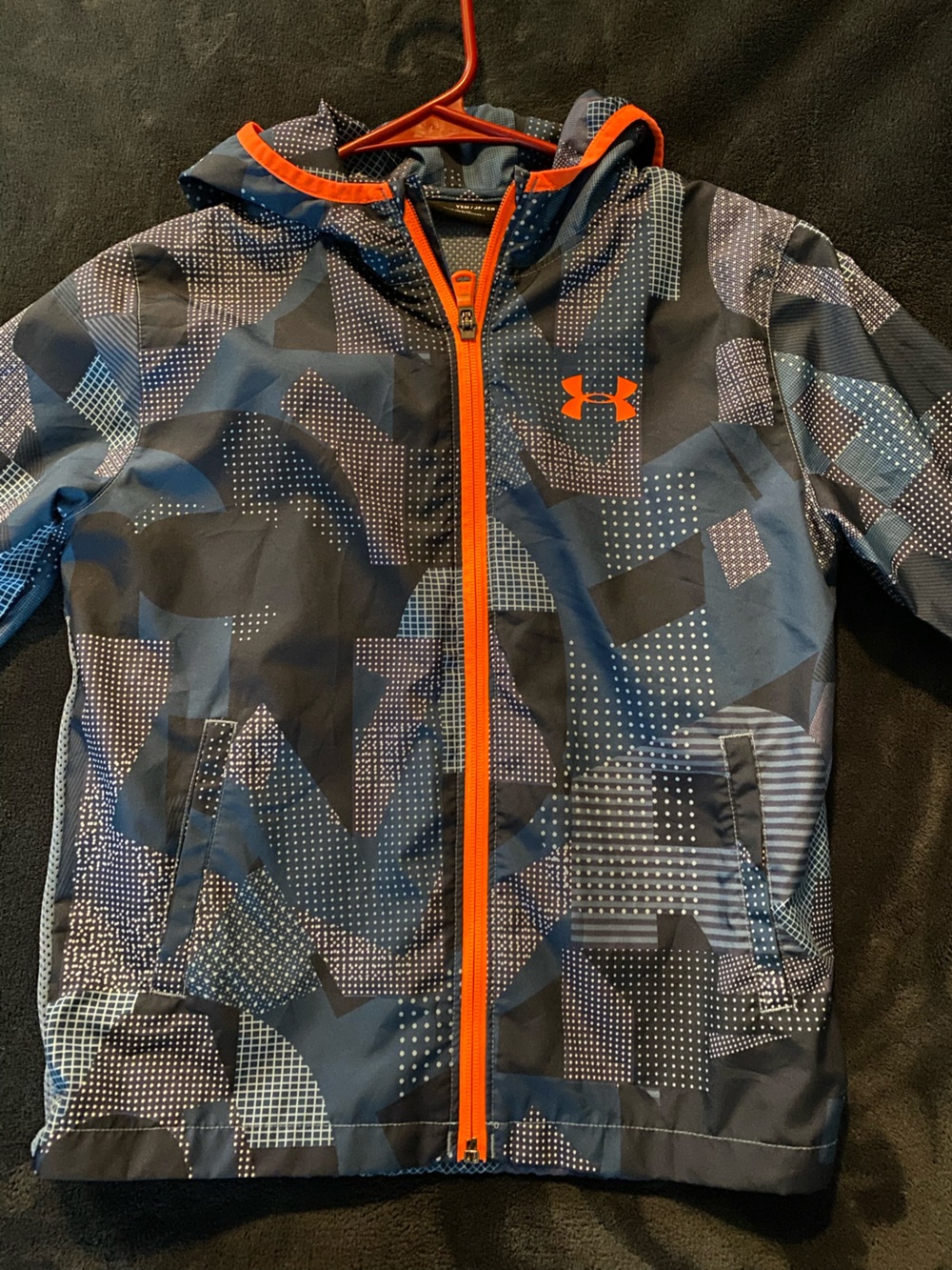 Under Armour Boys Navy Blue & Orange Hooded Windbreaker sackpack Jacket